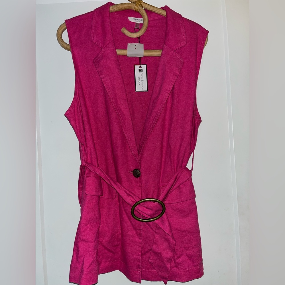 NWT Cable and Gauge  linen vest